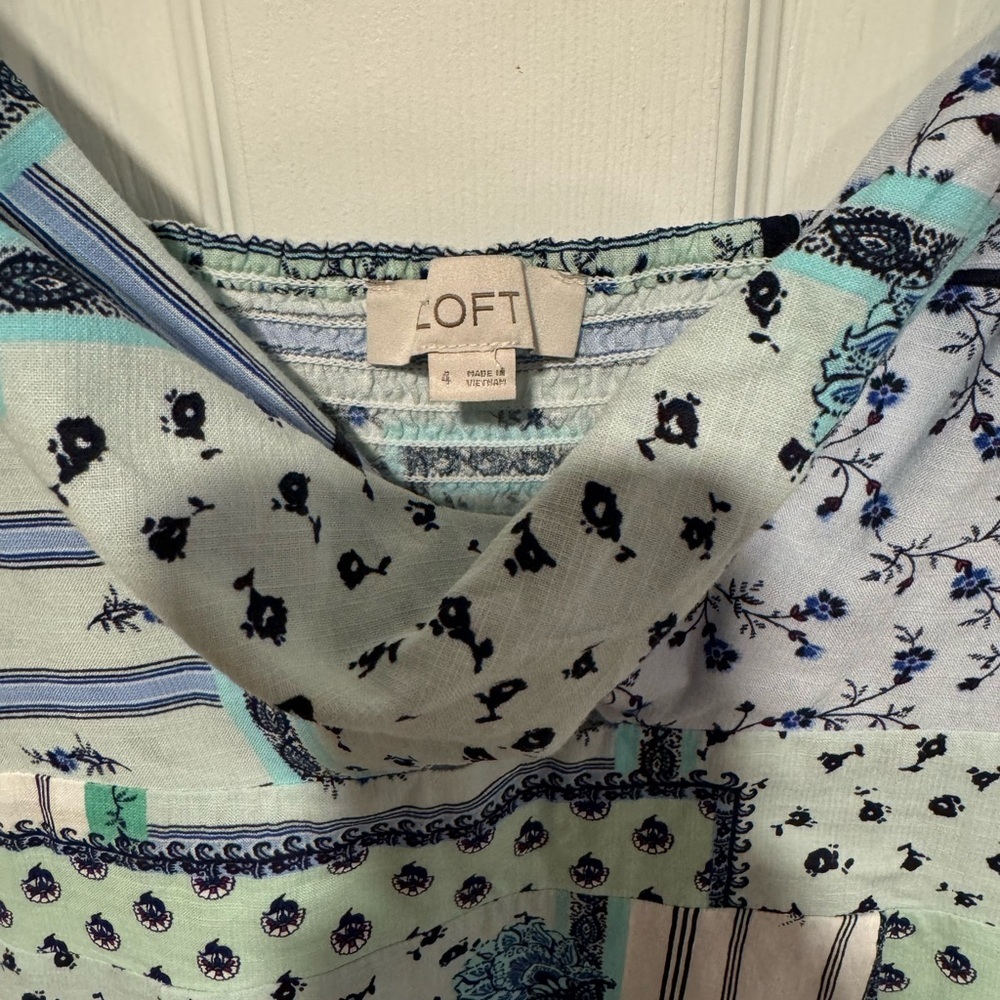 Loft Twist w open front peak a boo front sundress Size 4, Blue, teal, mint green - Picture 5 of 6